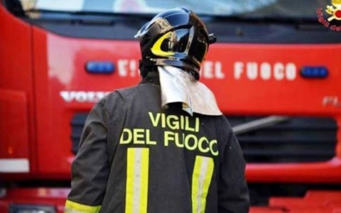 Incendio devastante in via San Tommaso d’Aquino a Latina