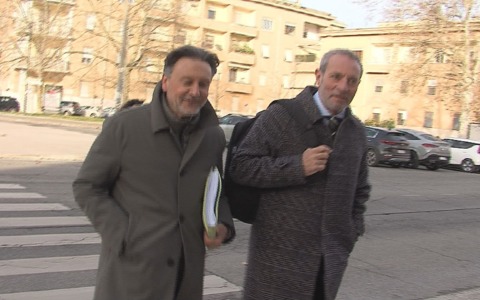 Inchiesta sui chioschi a Sabaudia: rinviata la decisione sulla ricusazione del giudice Cario