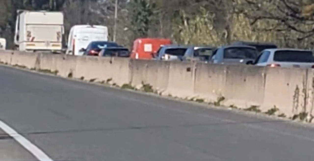 Incidente sulla Pontina provoca lunghe code verso Roma