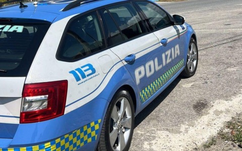 La polizia stradale di Formia interviene per salvare un minore