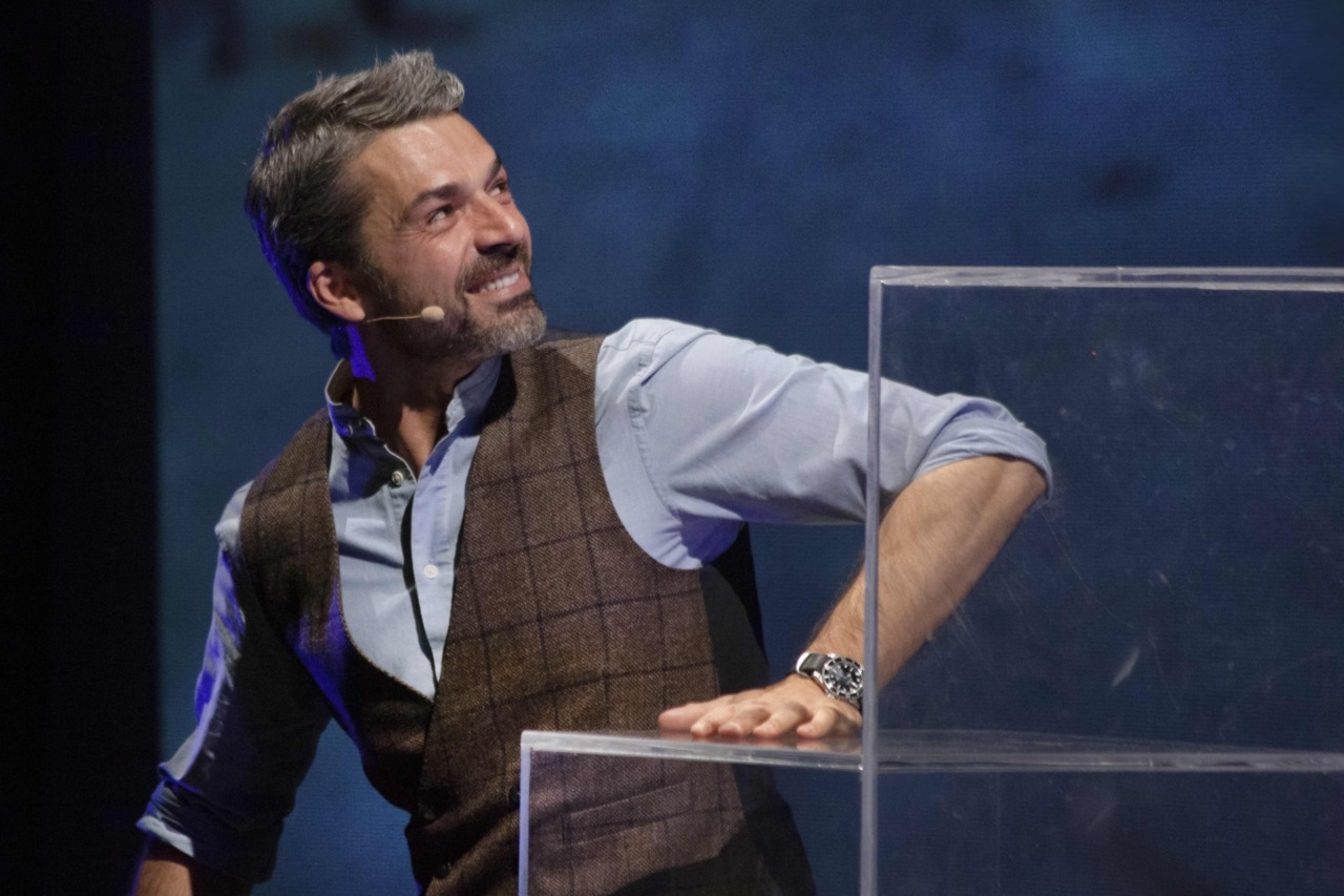 Luca Argentero in scena al Teatro D’Annunzio con “È questa la vita che sognavo da bambino?”