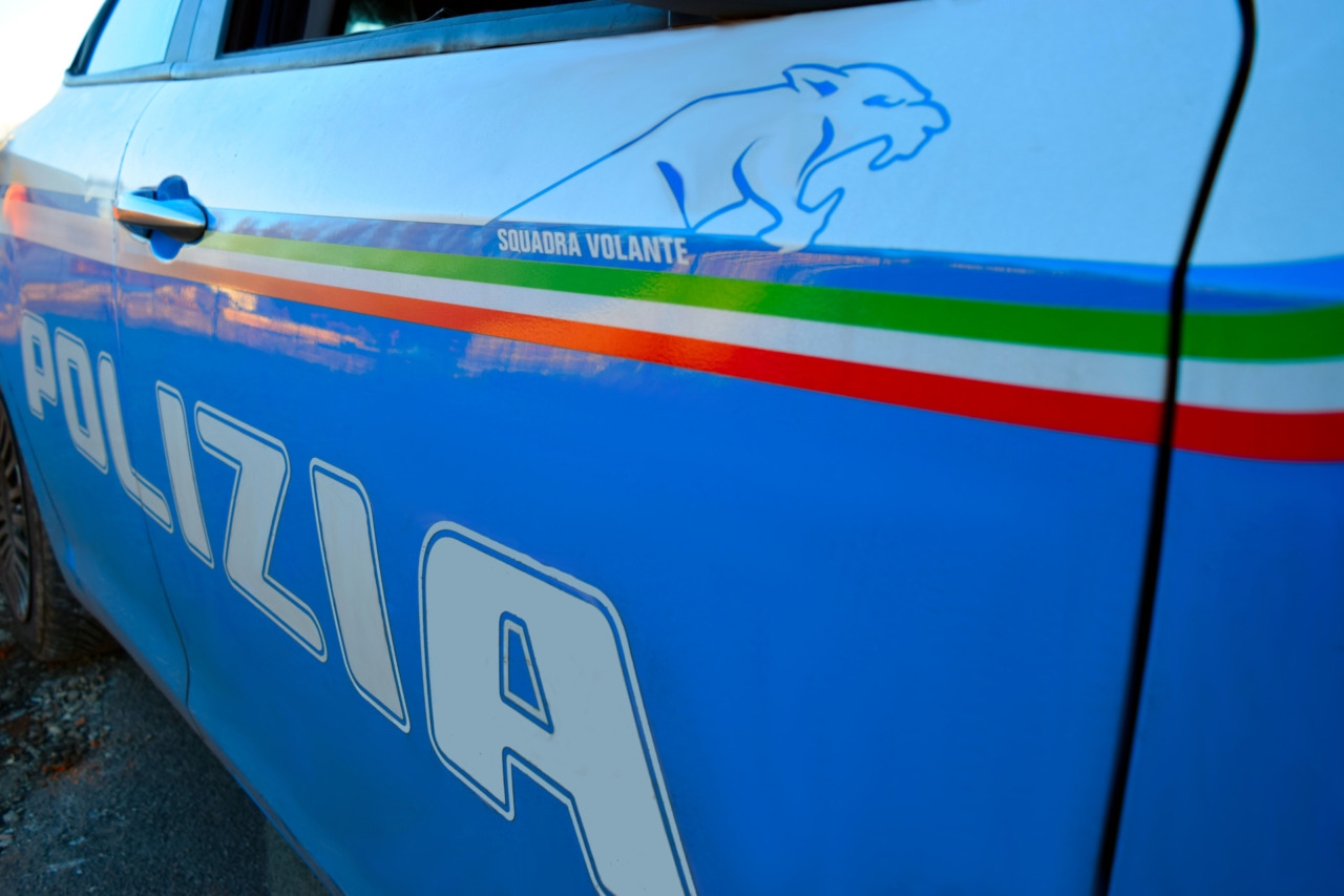Ricettazione e uso illecito delle carte di pagamento, uomo denunciato dalla Polizia di Stato