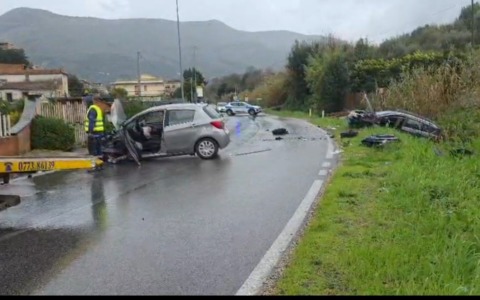 Scontro tra auto in Via Caradonna: due feriti in ospedale