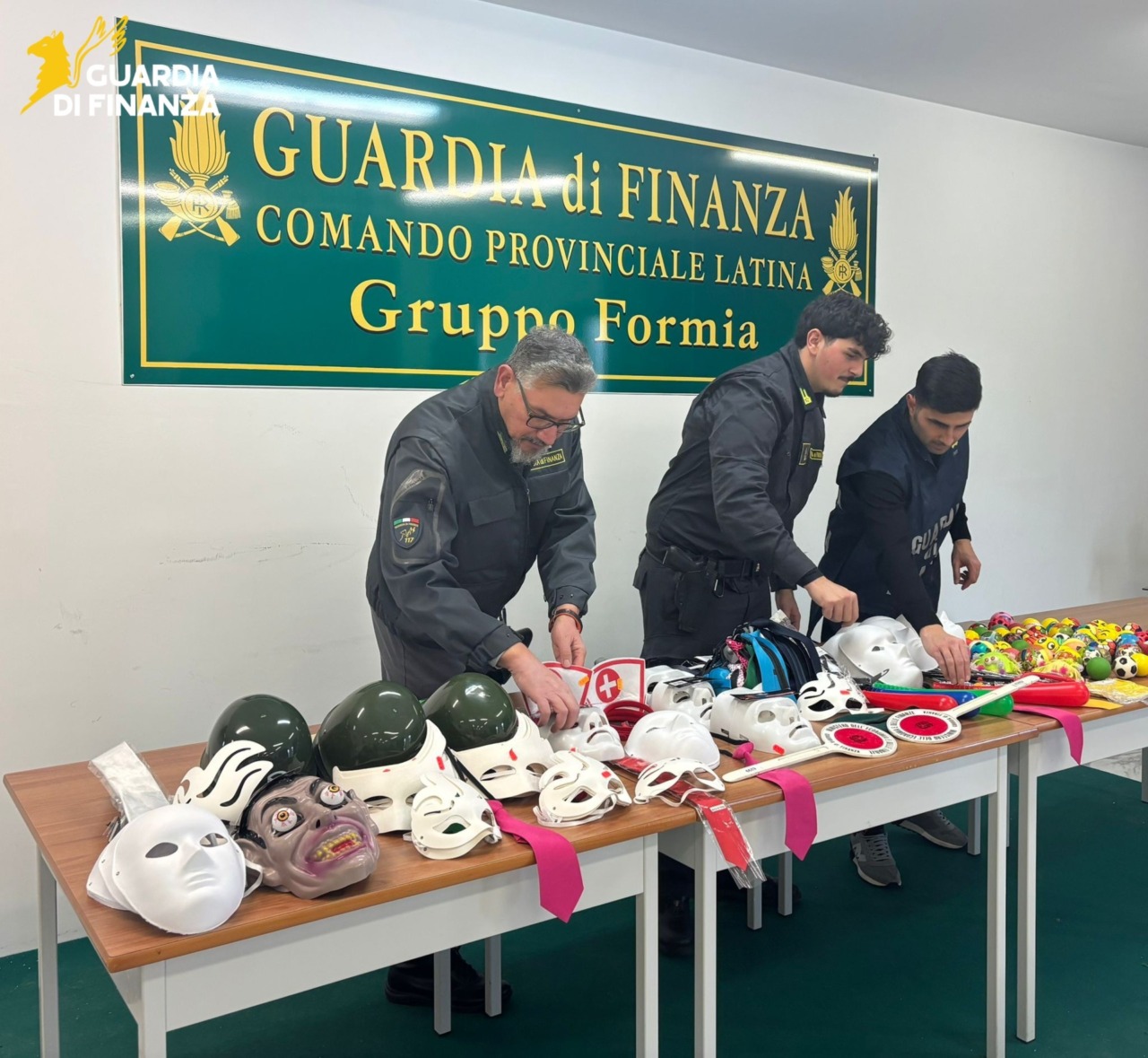 Sequestrati 250 articoli di Carnevale non conformi alle norme