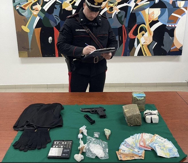 Sequestro di droga e armi: arrestato un giovane ad Aprilia