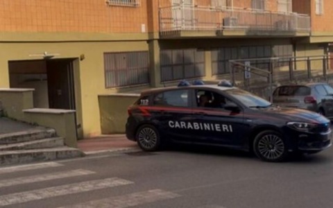 Aggressione ai Carabinieri in caserma, arrestato un uomo