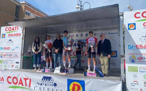 Alessandro Battistoni trionfa al GP Falcone. Caduta a pochi metri dal traguardo