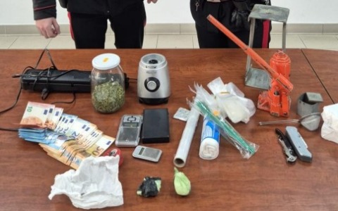 Arrestato un uomo di 40 anni per spaccio di droga ad Ardea