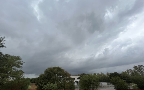 Arrivano acquazzoni primaverili, ma le temperature restano alte