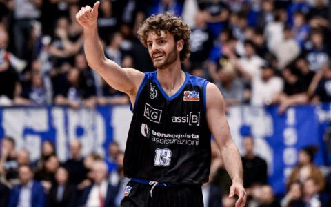 Benacquista Latina conquista Livorno dopo un overtime: 87 a 85