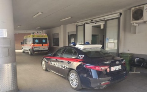 Denunciato un uomo per aggressione a un infermiere in ospedale