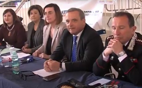 Dialogo sulla violenza nelle scuole con i dirigenti