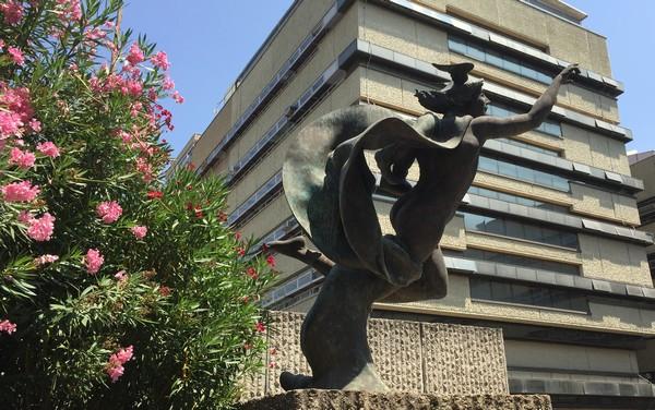 Dieci anni di carcere per ex infermiera e complice per abusi su minore