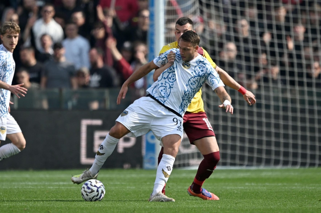 Il Latina sfida il Cosenza: tappa cruciale per la salvezza