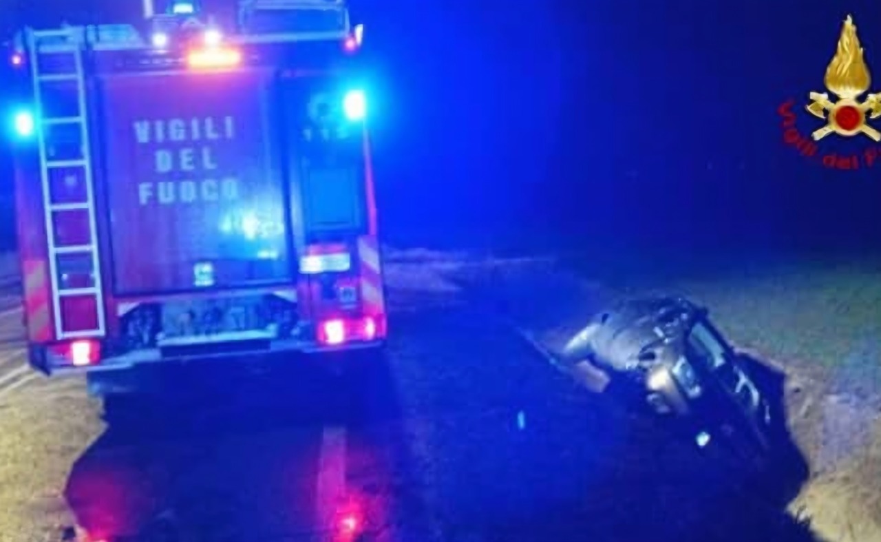 Incidente tra un’auto e un camion: perde la vita una ragazza di 23 anni