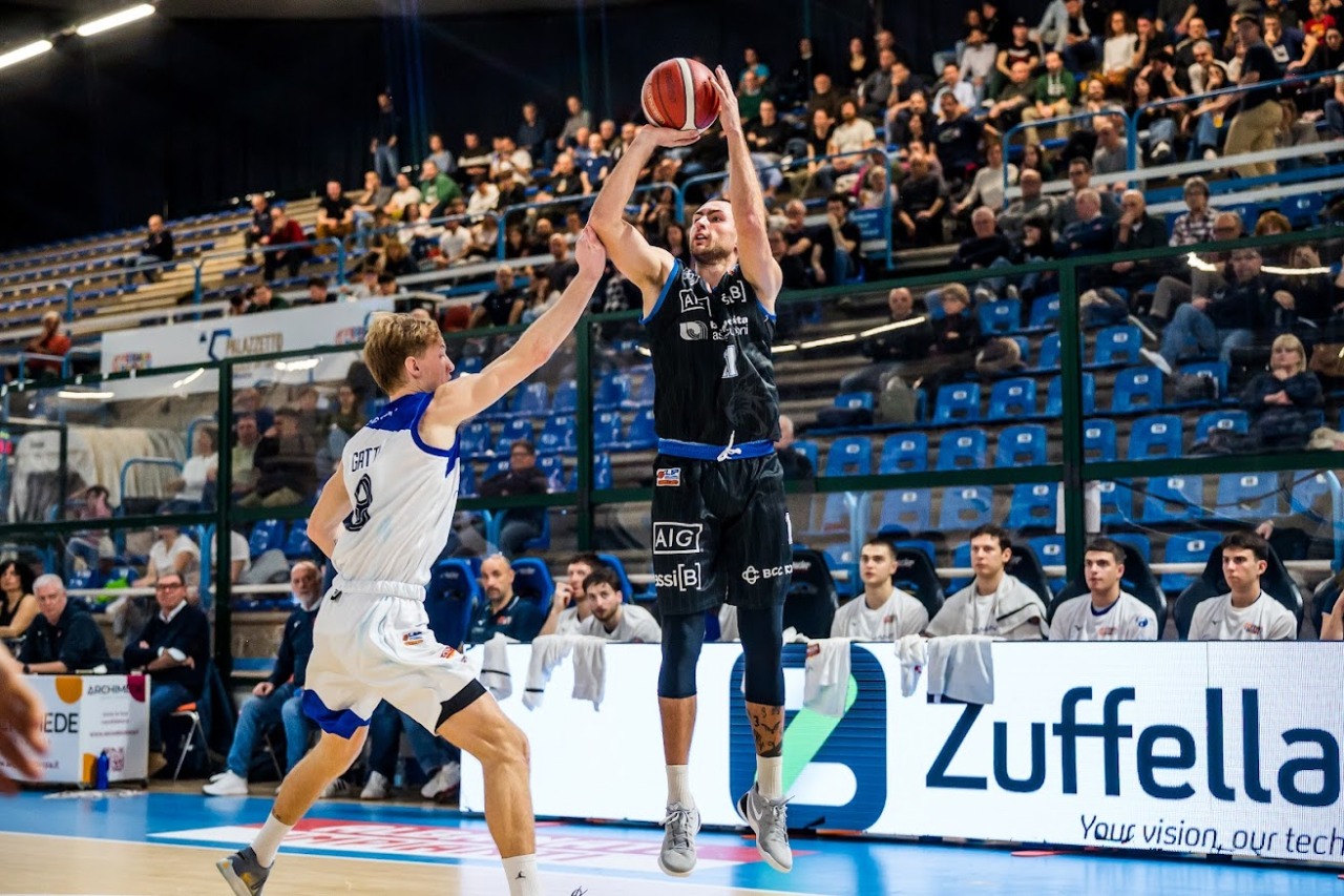 La Benacquista Latina ottiene la settima vittoria di fila