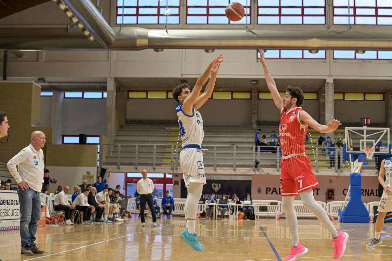 La Benacquista Latina trionfa su Costa Imola e mantiene il primato (73 a 63)