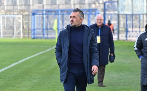 Latina affronta il Catania: Volpe cerca punti cruciali per la salvezza