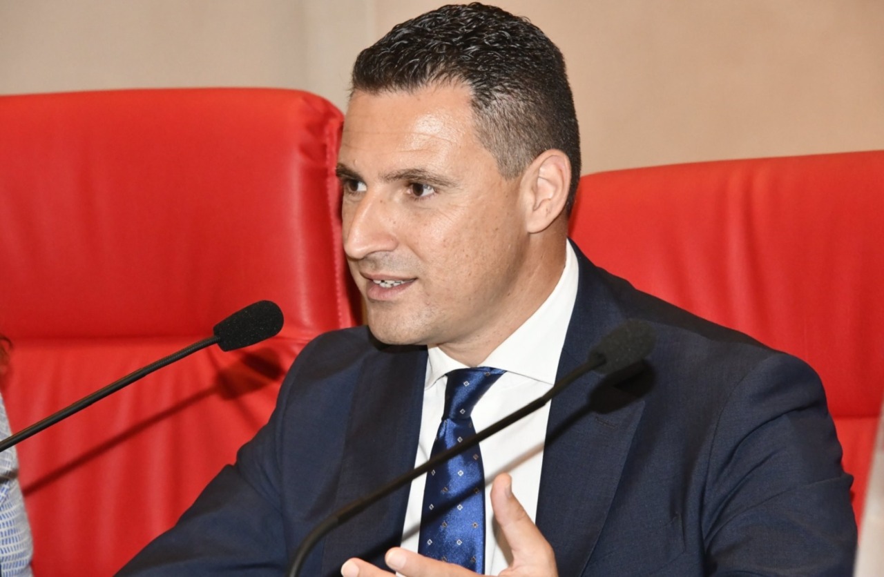 Nuove misure del sindaco Leccese contro l’epatite A