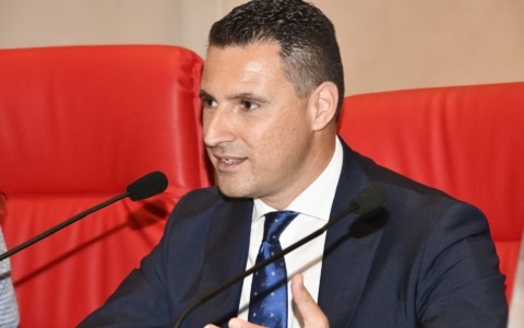 Nuove misure del sindaco Leccese contro l’epatite A