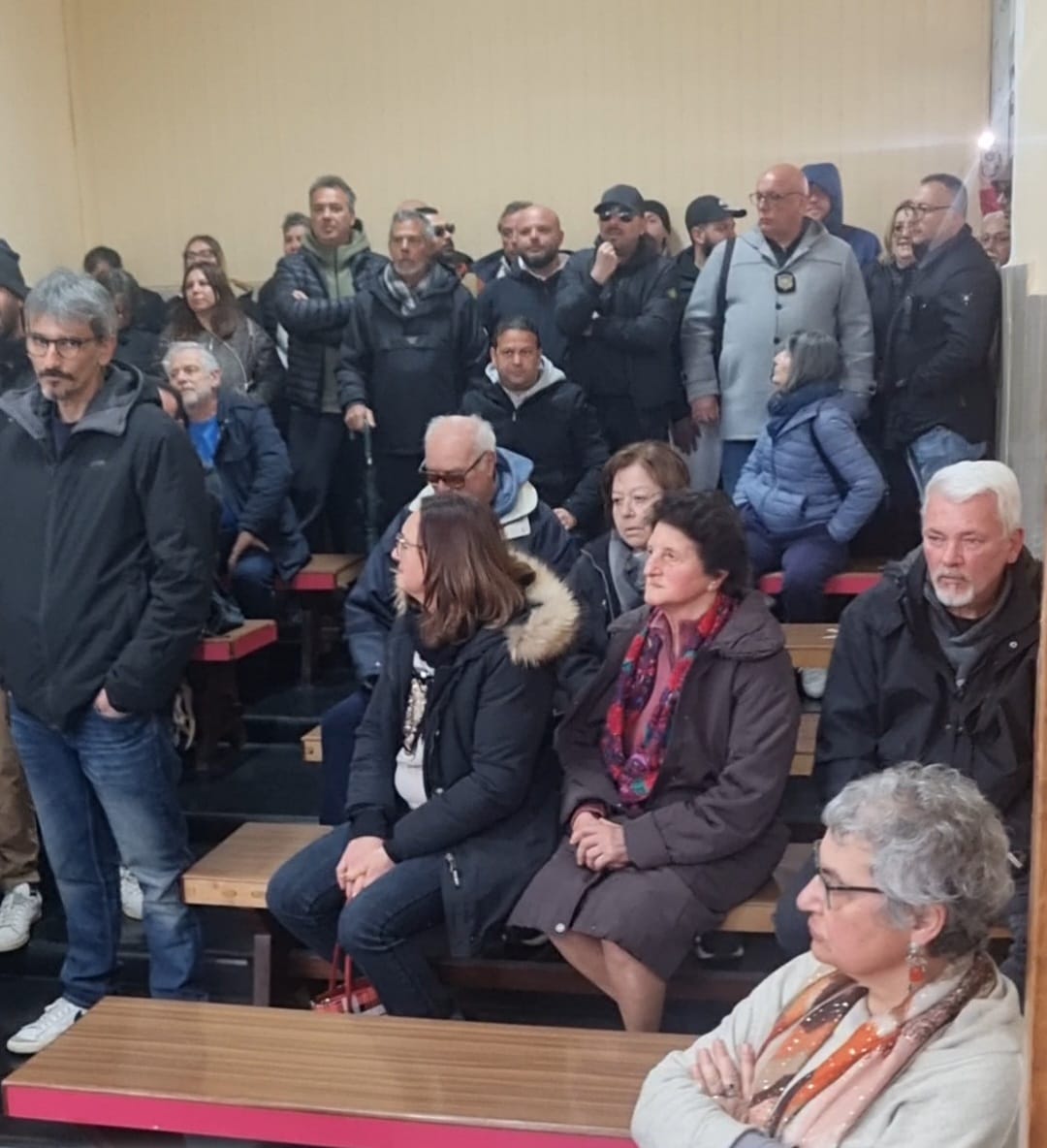 Protesta dei balneari: il Consiglio comunale interrotto, richieste di garanzie per l’estate