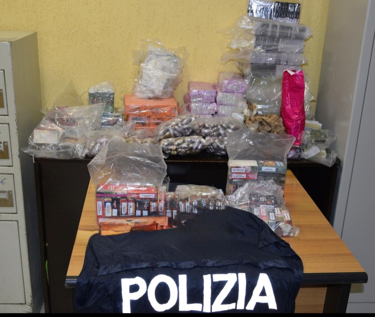 Sequestro di droga: 60 chili di cocaina e hashish, due arresti a Aprilia