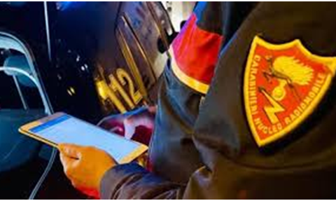 Uomo di 74 anni tampona due auto: denunciato per guida in stato di ebbrezza