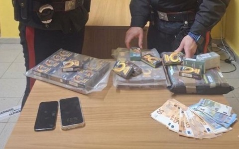 Arrestato un giovane di 24 anni con quasi 8 chilogrammi di hashish