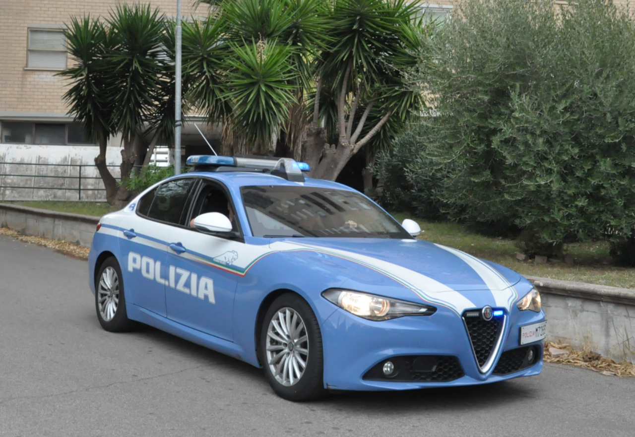 Arrestato un uomo per tentata estorsione e resistenza a pubblico ufficiale