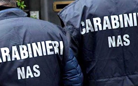 Chiusura di una comunità alloggio per anziani dopo il blitz dei Carabinieri del NAS