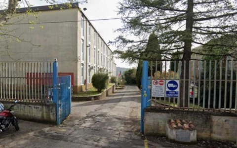 Incontro all’istituto Pacifici e De Magistris contro l’abbandono scolastico