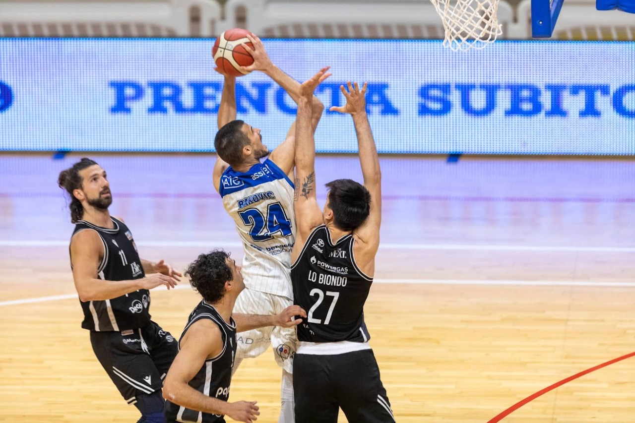 La Benacquista perde contro la JuveCaserta: 83 a 78 il punteggio finale
