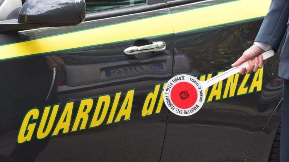 Sequestrata una tonnellata di tabacco pakistano “Snus” in un magazzino ad Aprilia