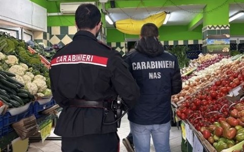 Sequestrate tre tonnellate di frutta e verdura per mancanza di tracciabilità in provincia di Latina