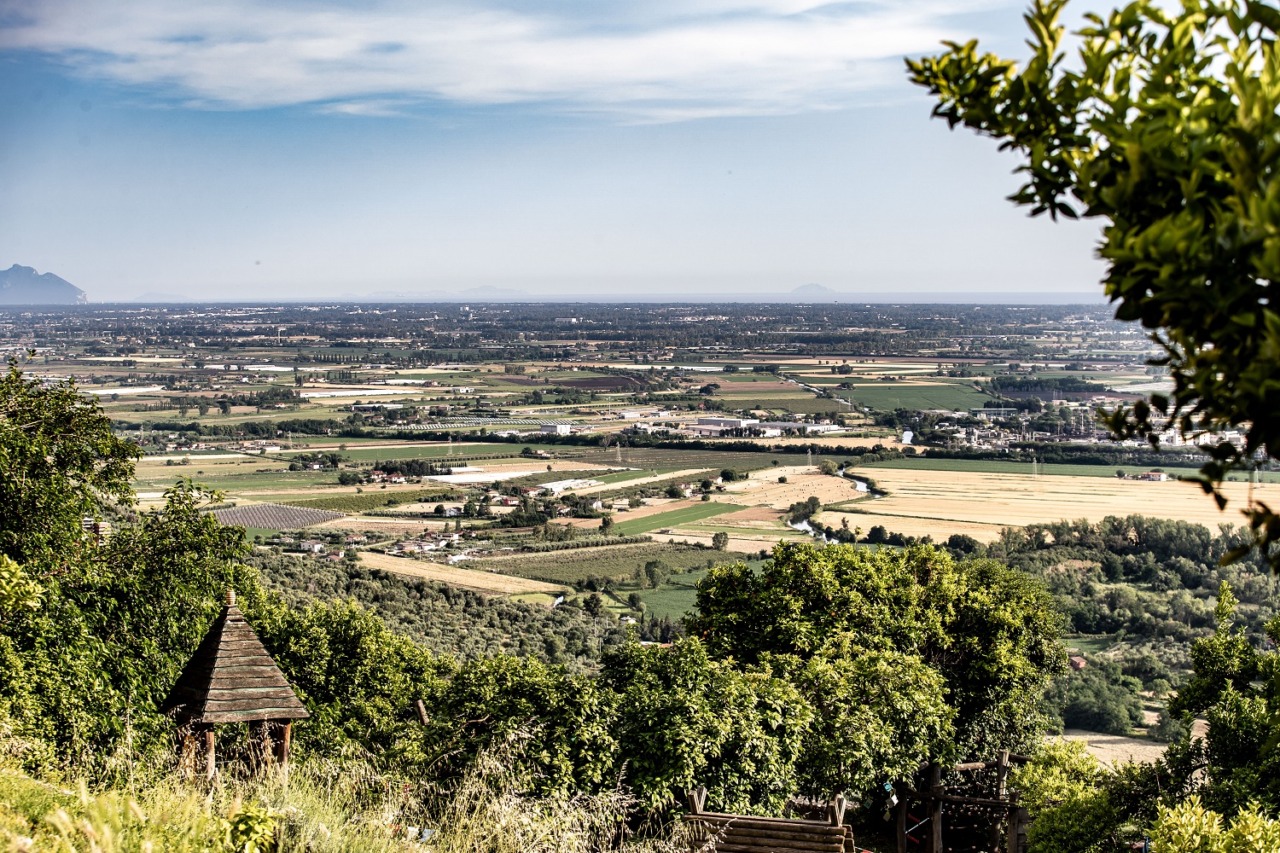Sermoneta adotta regole chiare per le rinnovabili: tutela di paesaggio e agricoltura