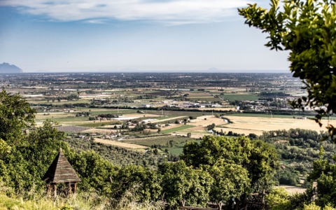 Sermoneta adotta regole chiare per le rinnovabili: tutela di paesaggio e agricoltura