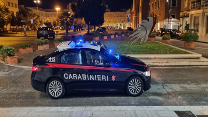 Tentativo di furto in un supermercato a Latina, ladri costretti a fuggire
